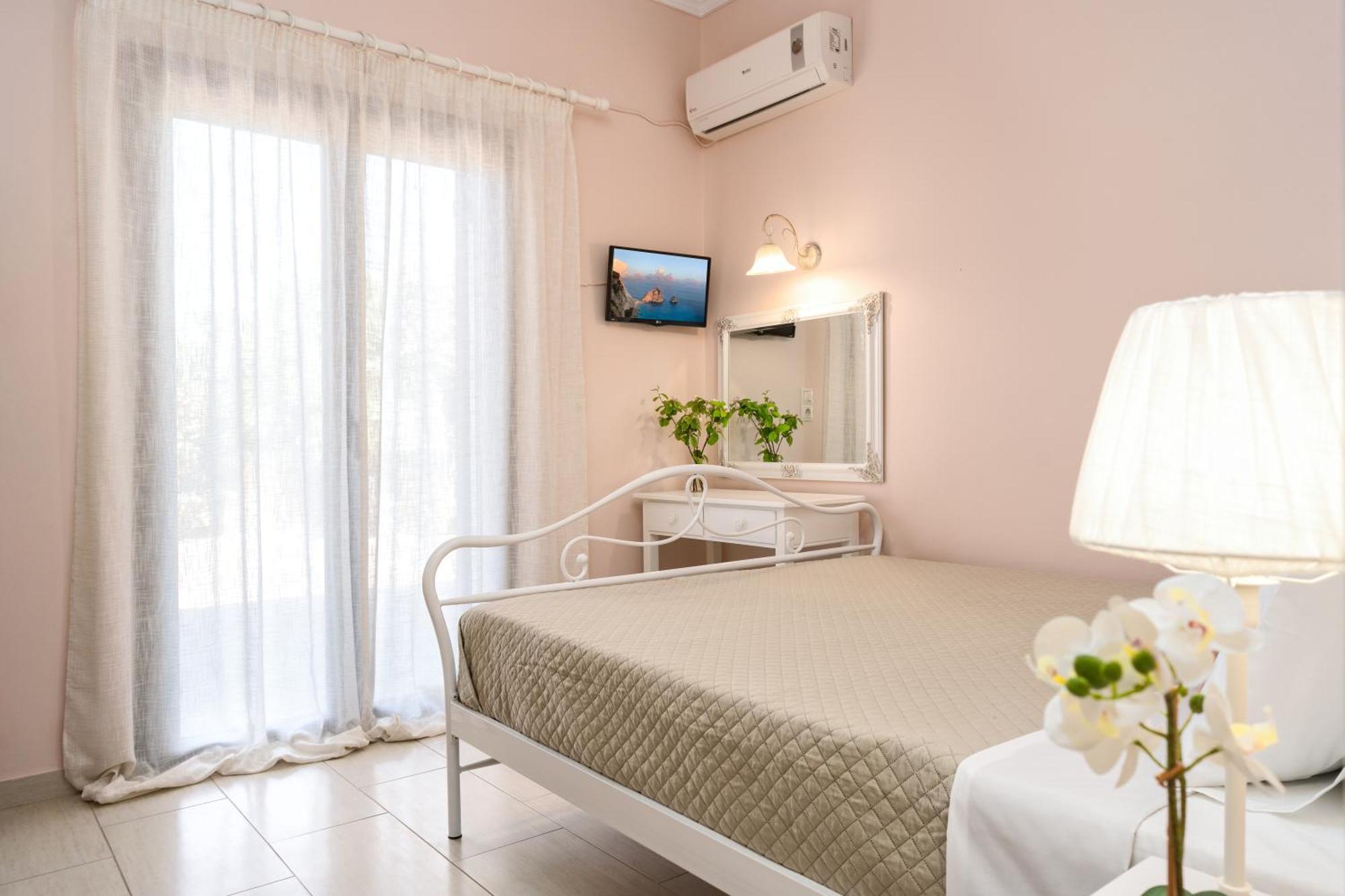 Patrinos Studios Alykanas  Dış mekan fotoğraf